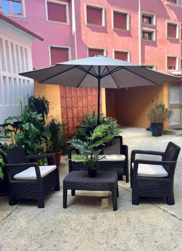 Apartamento Céntrico cerca de la playa Bueu Esterno foto