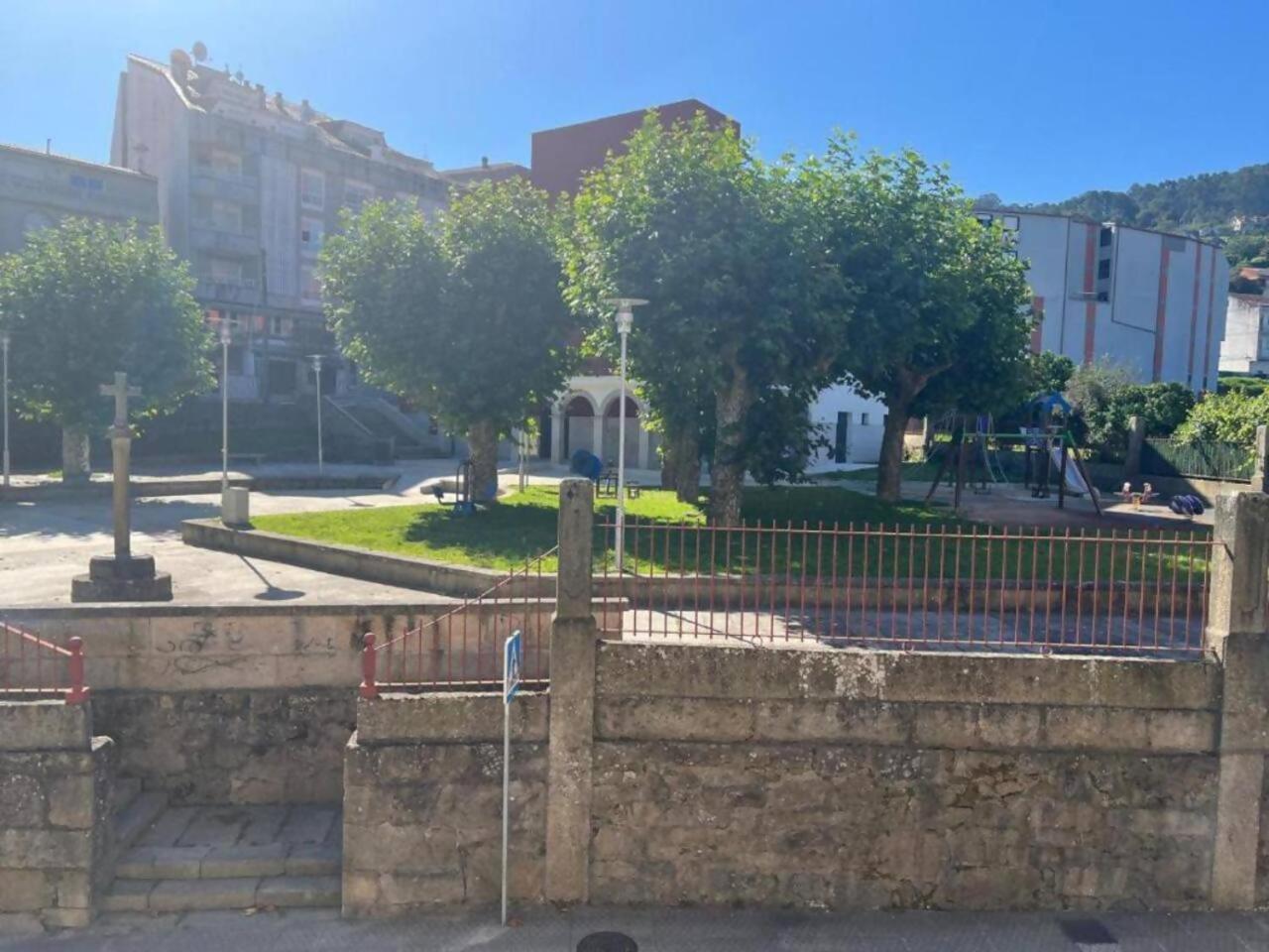 Apartamento Céntrico cerca de la playa Bueu Esterno foto